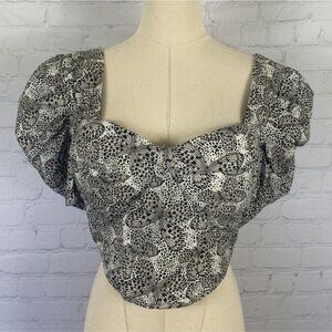 ⭐ 3/$15 Milk & Honey M White & Black Butterfly Print Puff Sleeve Crop Corset Top